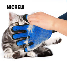 Load image into Gallery viewer, NICREW cat grooming glove for cats wool glove Pet Hair Deshedding Brush Comb Glove For Pet Dog Cleaning Massage Glove For Animal
